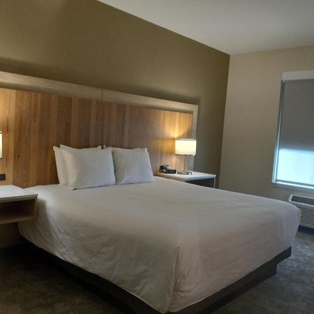 Radisson Hotel Pendleton Airport エクステリア 写真