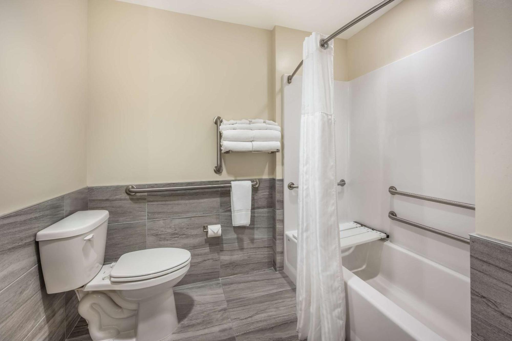Radisson Hotel Pendleton Airport エクステリア 写真