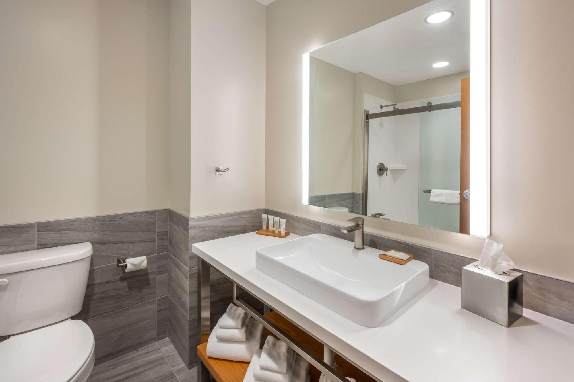 Radisson Hotel Pendleton Airport エクステリア 写真