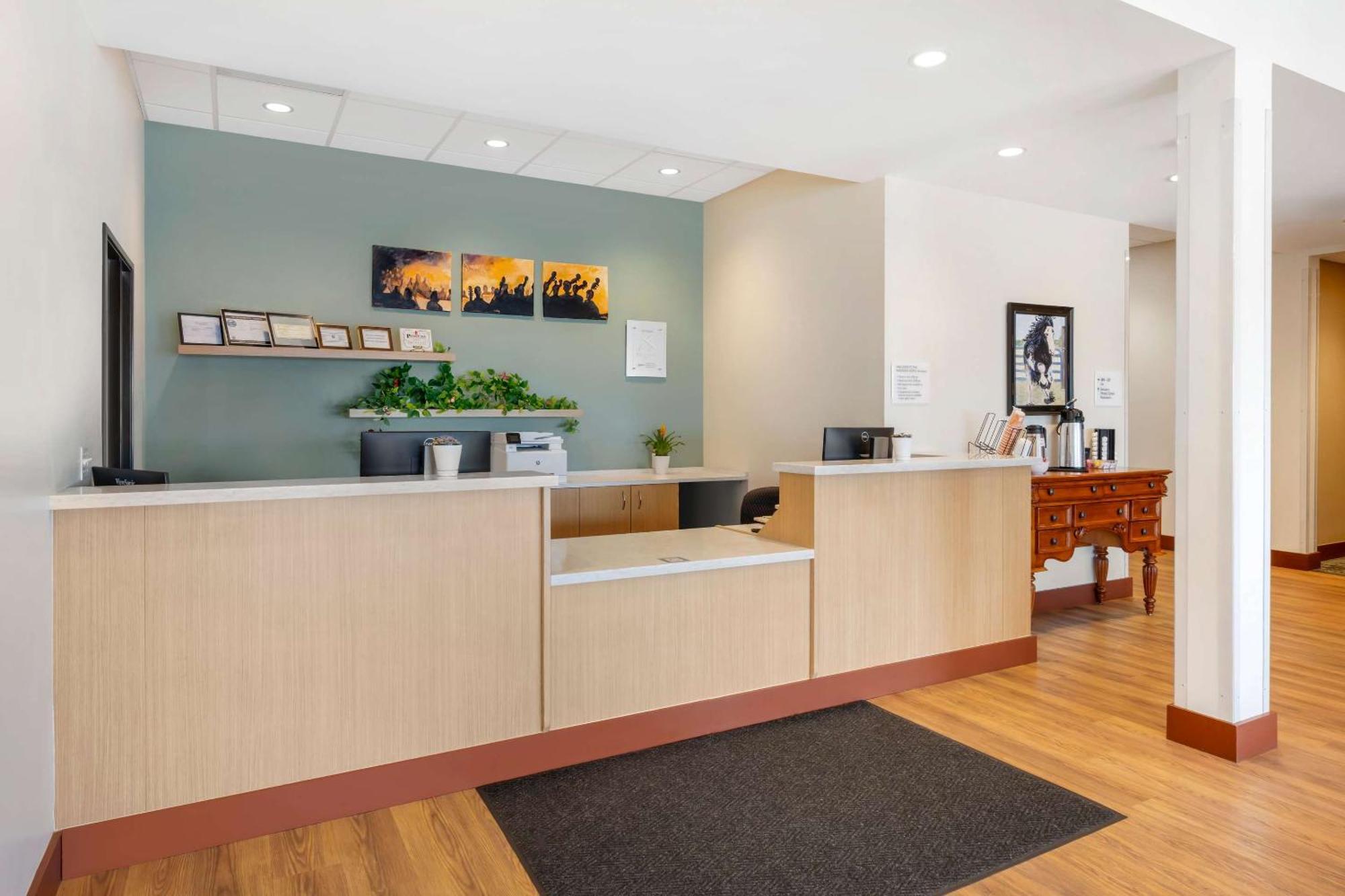 Radisson Hotel Pendleton Airport エクステリア 写真